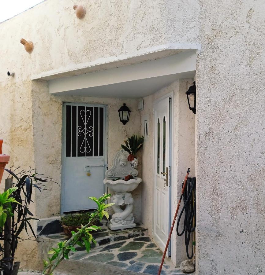 Παραδοσιακό Σπίτι Στο Χωριο Apartamento Áyioi Dhéka Exterior foto